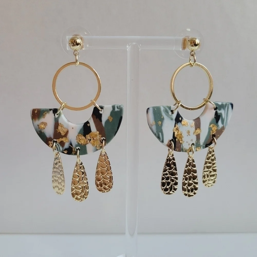 NWT Geometric Gold Tone Dangle Earrings